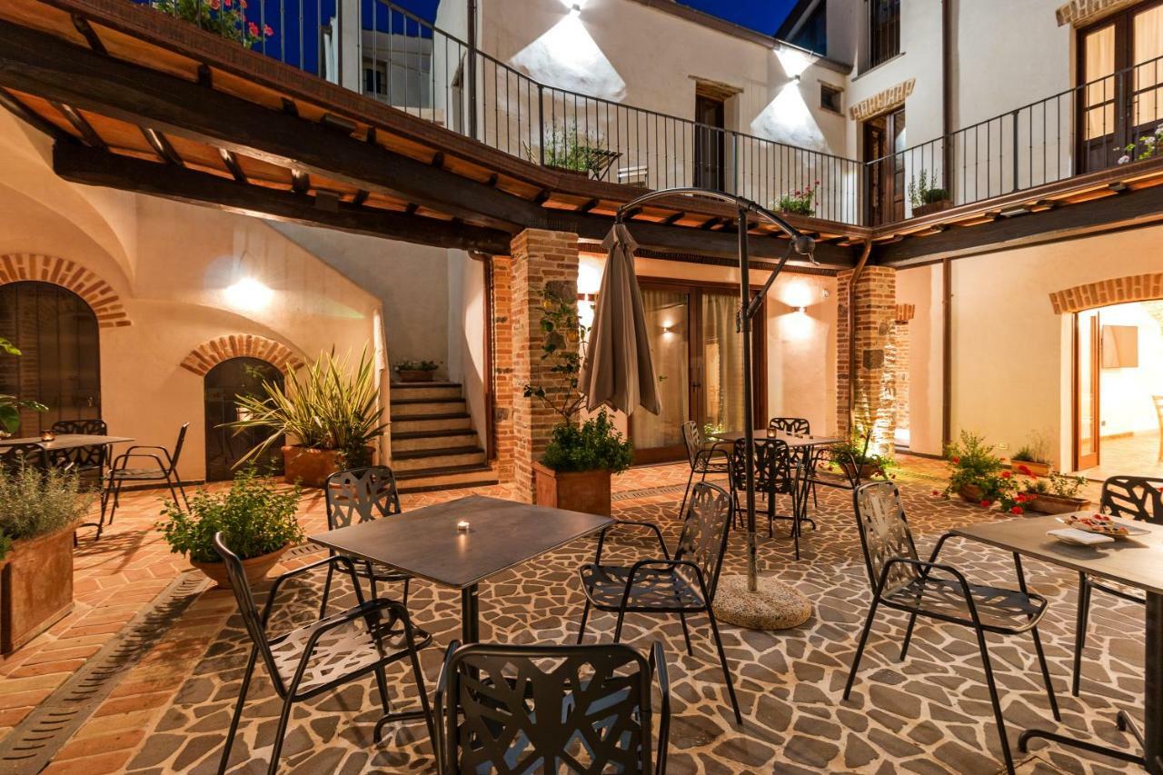 Domo Pro Vois Hotel Orosei Kültér fotó